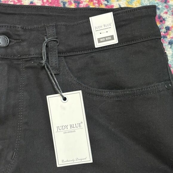 Judy Blue Tonya Frayed Hem Shorts 2XL Black Mid Rise Distressed Stretch Boho - Picture 2 of 7